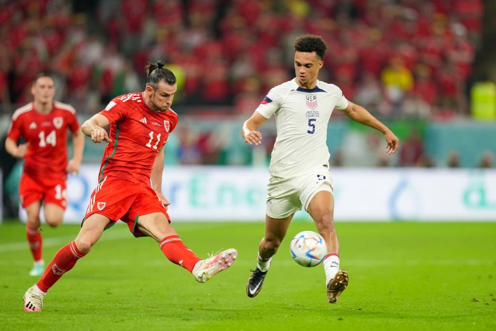 Gareth Bale tạo nên lịch sử cho ĐT Xứ Wales 9